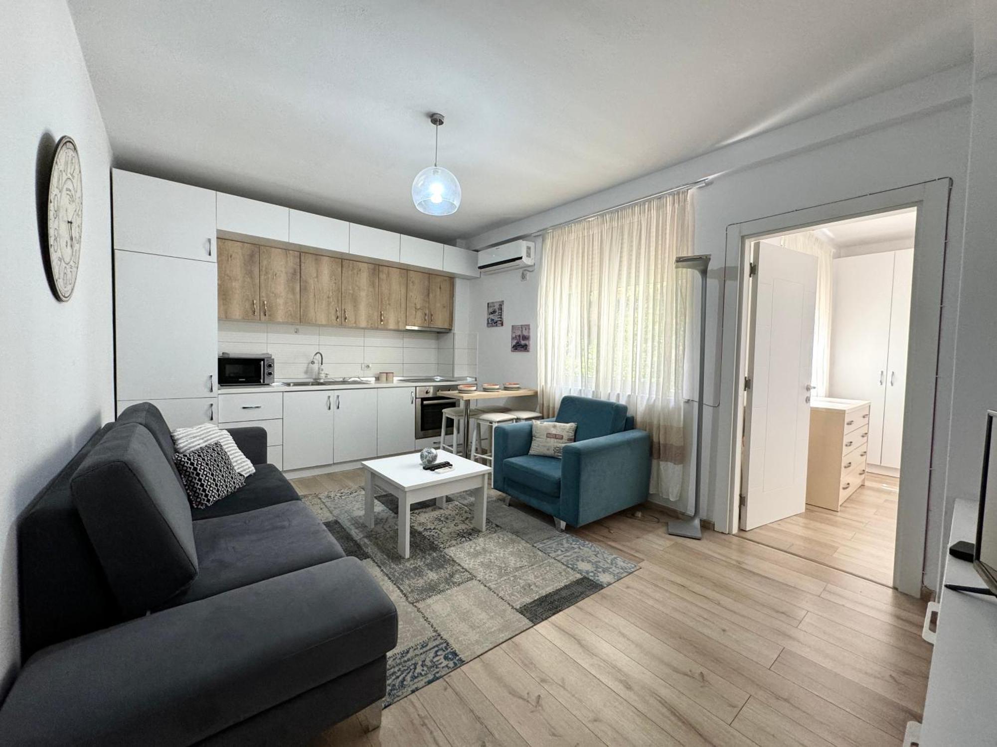 Apartment In The New Bazaar Of Tirana - Hana Blu Exterior photo
