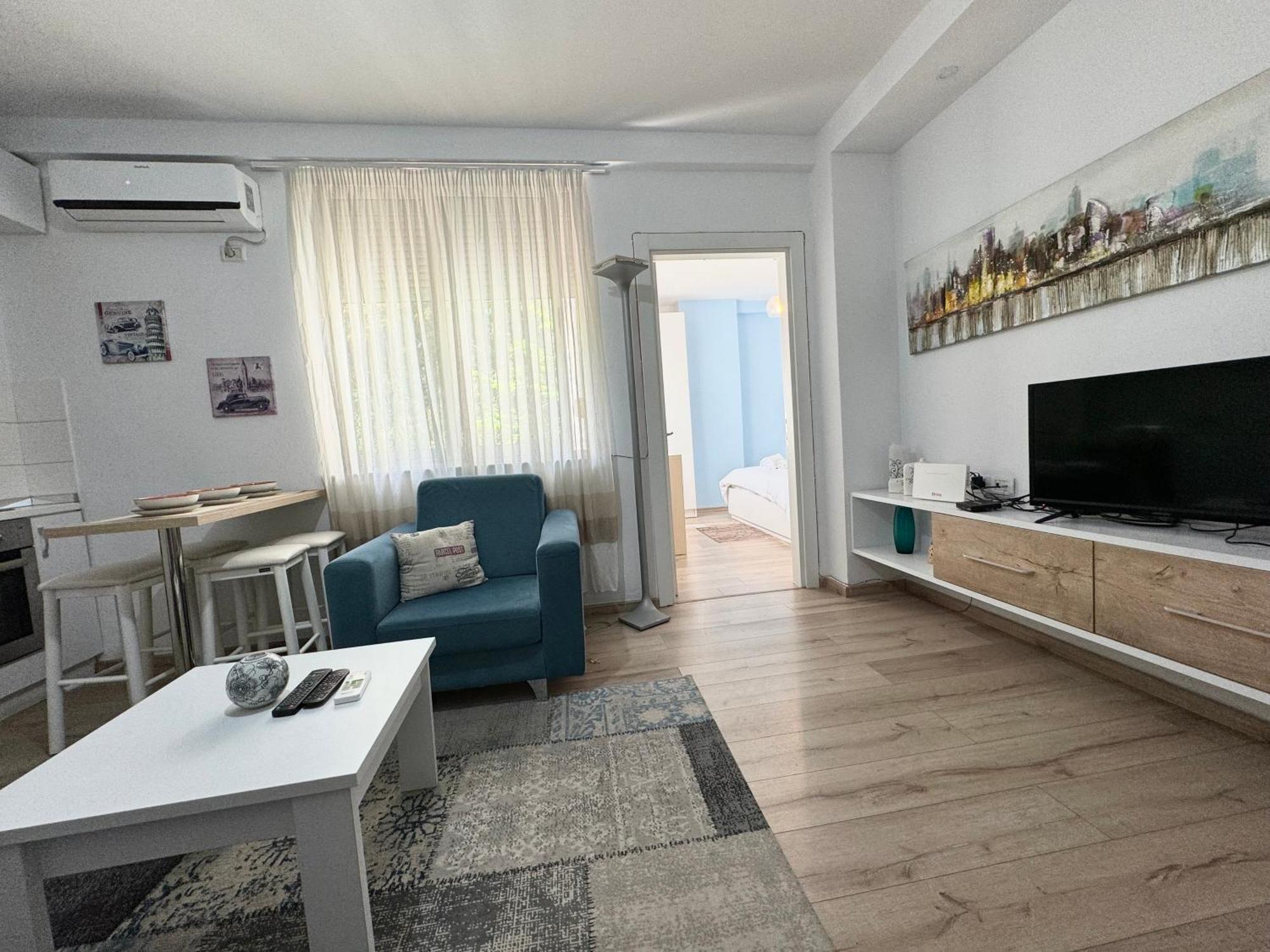 Apartment In The New Bazaar Of Tirana - Hana Blu Exterior photo