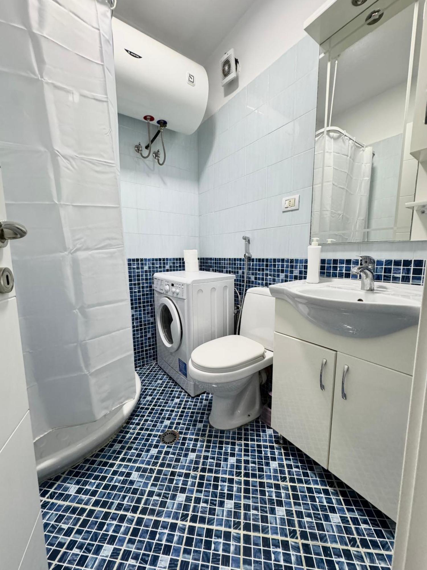 Apartment In The New Bazaar Of Tirana - Hana Blu Exterior photo